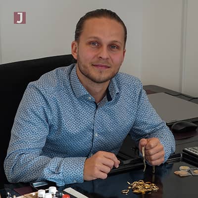 Tim Jaspers von JASPERS-Ankauf in der Filiale Viersen